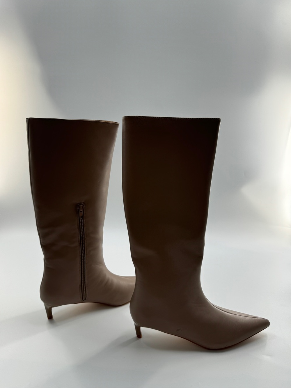 PrettyLittleThing Mushroom Point Toe Knee High Boots – Women’s US 7 NIB - Picture 5 of 9